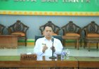 Bupati Serahkan Bantuan kepada Korban Puting Beliung