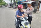 Polres Langkat Menjelang Operasi Zebra Bagi-Bagi Helm Gratis Ke Pengendara Bermotor