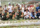Pos Bantan pamtas RI-MLY Yon Armed 16 TK Panen Raya Bawang Merah Bersama Kelompok Tani Tunas Baru Kecamatan Sekayam