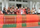 PJ Gubsu Hassanudin: Saya Bangga Ulos 1000 Meter ini Jika Dibawa ke Monas